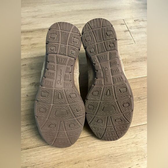 Skechers tan suede leather fabric lined women’s Chelsea ankle boots ! Size 9 - Picture 5 of 7